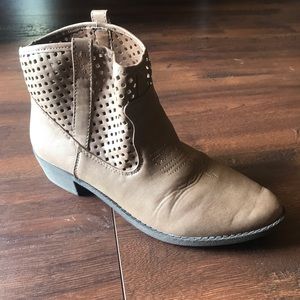 Justice Brown Booties